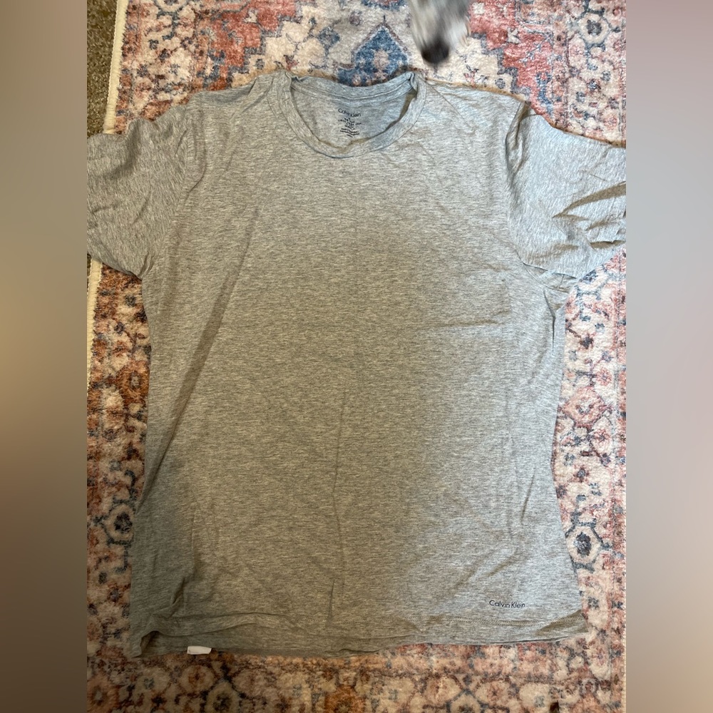 Medium Calvin Klein Basic Gray Tshirt - image 1